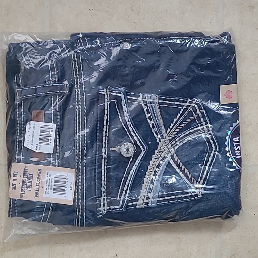 Wallflower stretch jeans